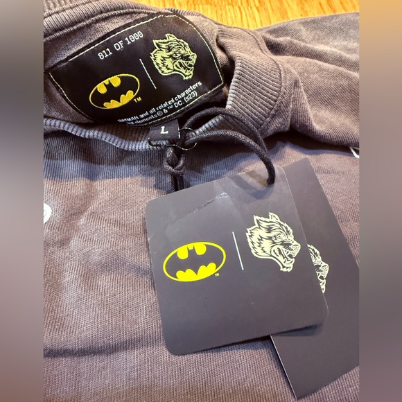 Darc Sport x Batman Shadows Premium Tee – Wolf Gray – Oversized Large – NWT - Picture 7 of 8